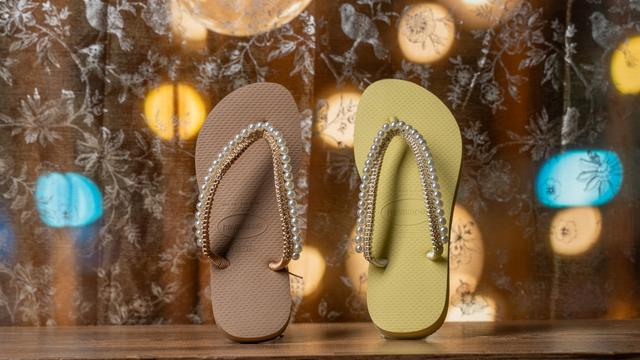 thumbnai do curso  Chinelo personalizado com strass e pérola